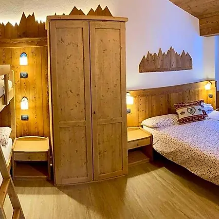 Chateau Royal Aparthotel 4*