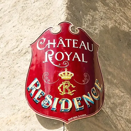 Chateau Royal Aparthotel 4*
