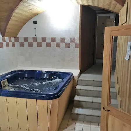 Apartmanhotel Chateau Royal 3*
