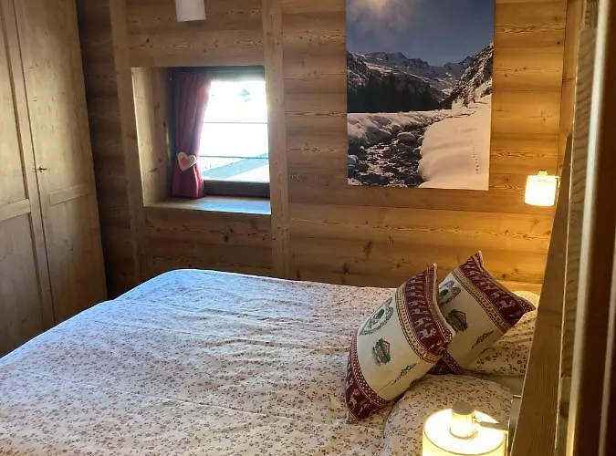 Chateau Royal Aparthotel 4*