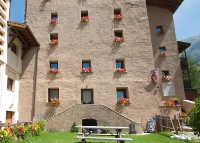 Chateau Royal Aparthotel